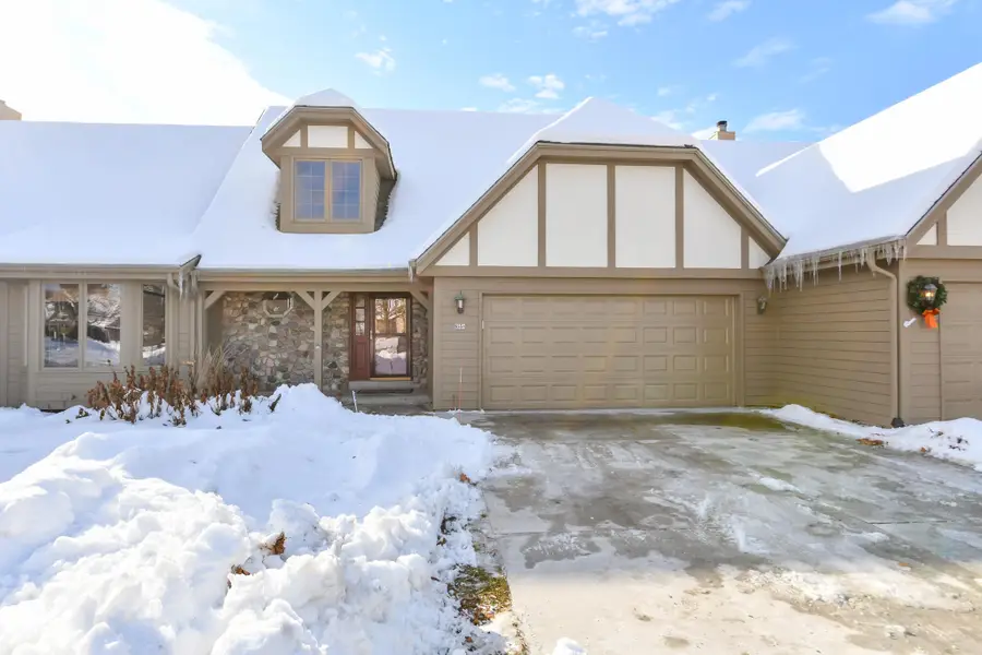 655 Machenry Cir, Brookfield, WI 53045 - Image #3