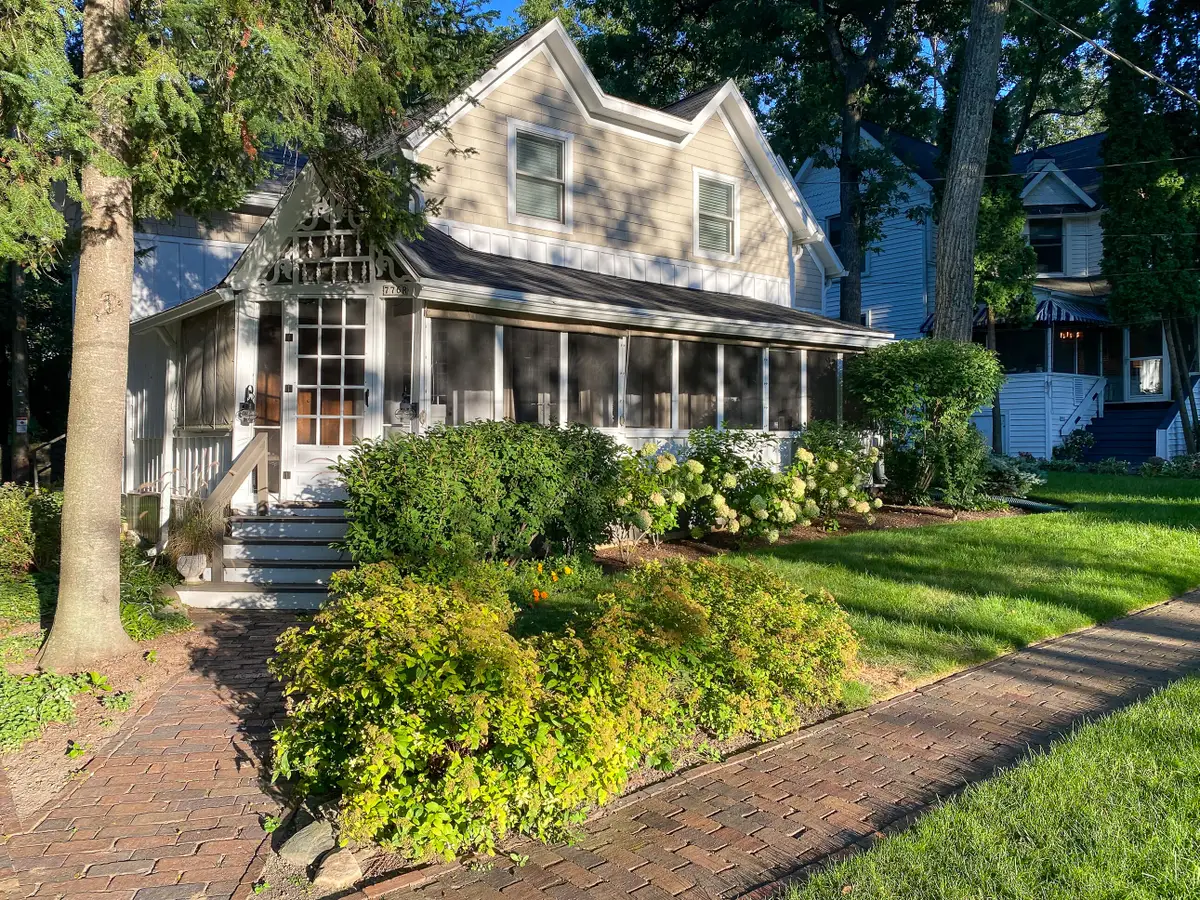 776 S Lakeshore Dr, Fontana, WI 53125 - Image #1