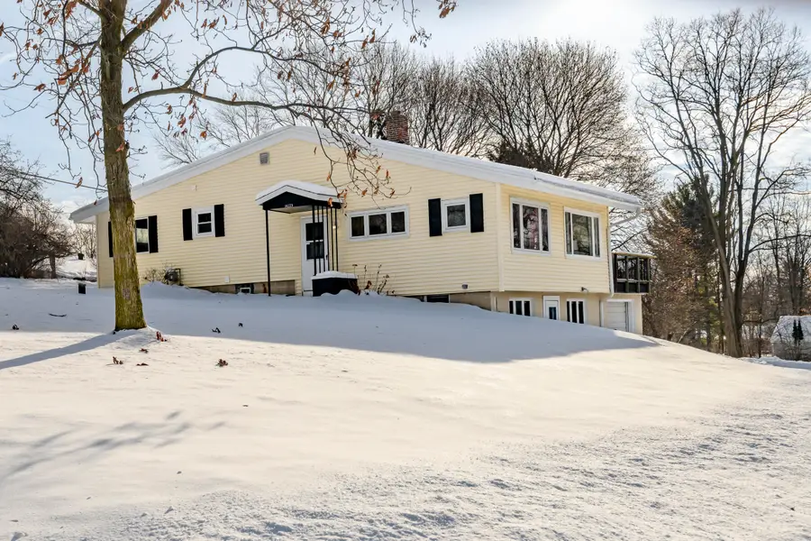 14225 Forest View Ln, Brookfield, WI 53005 - Image #3