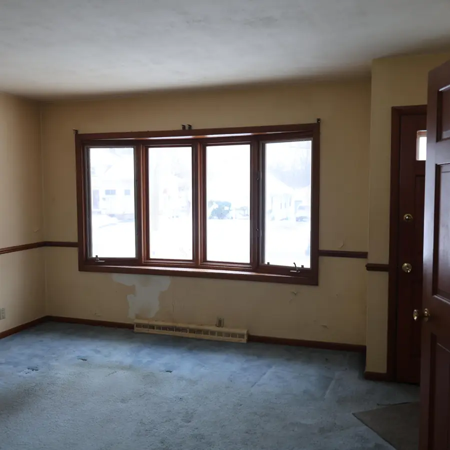 6659 N 52nd St, Milwaukee, WI 53223 - Image #2