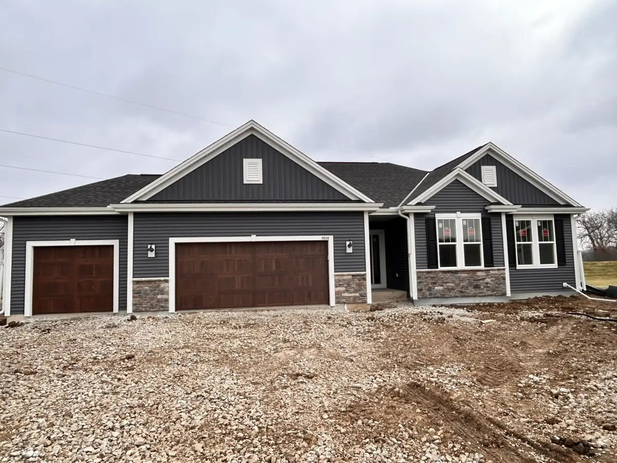 9628 S Sophia Ct, Franklin, WI 53132 - Image #1