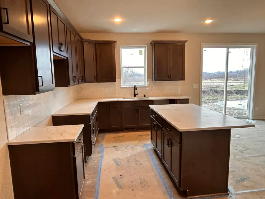 9628 S Sophia Ct, Franklin, WI 53132 - Image #3