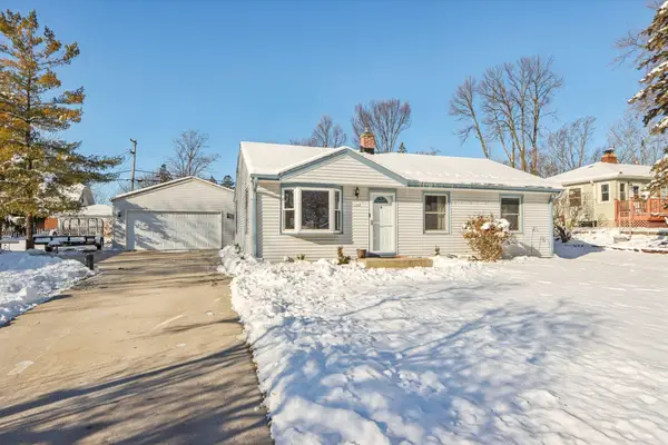 1545 S 171st St, New Berlin, WI 53151