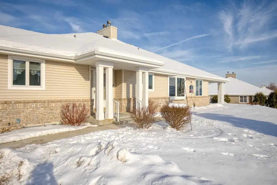 N78W17396 Wildwood Dr, Menomonee Falls, WI 53051 - Image #3