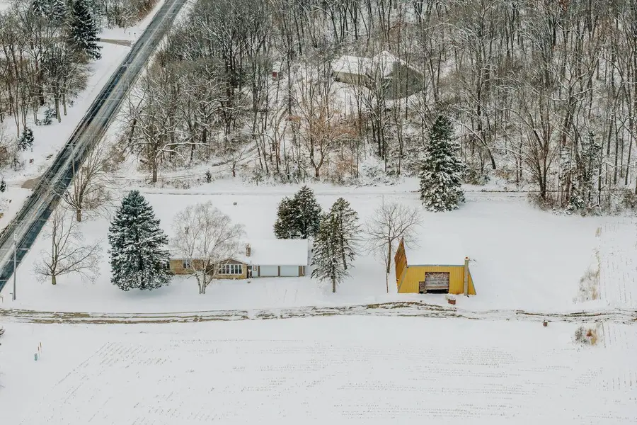 S78W30182 Sugden Rd, Mukwonago, WI 53149 - Image #2