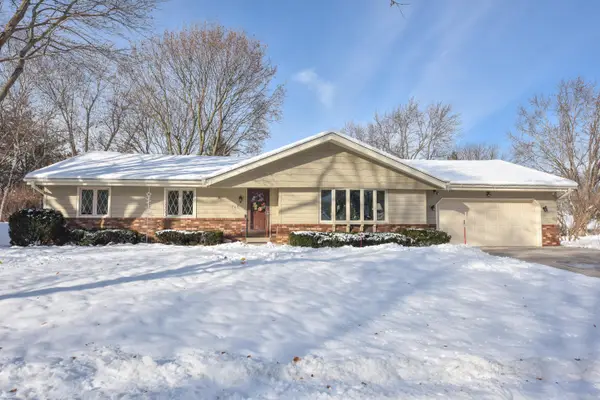 761 Crestwood Dr, Waukesha, WI 53188