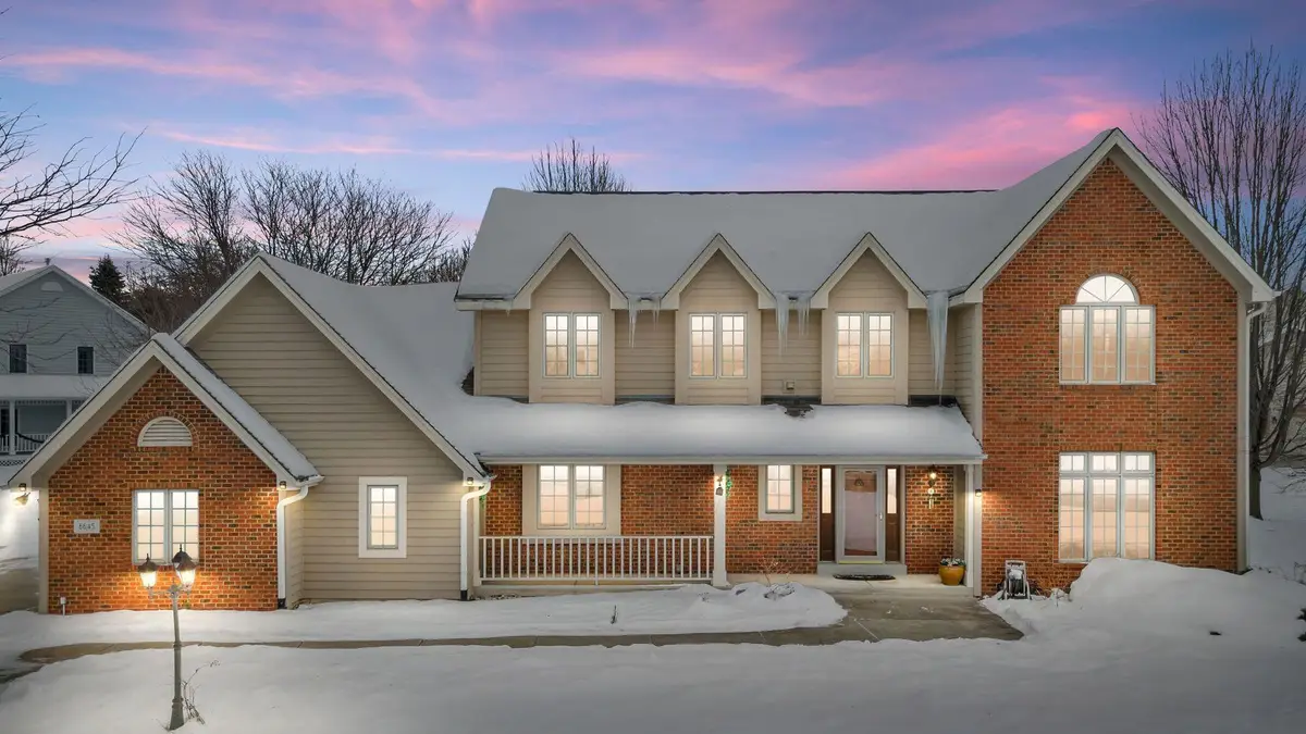 6645 Fieldstone Ct, Caledonia, WI 53402 - Image #1