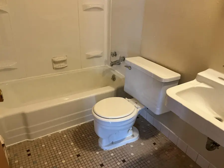 5824 W Beloit Rd, West Allis, WI 53219 - Image #3