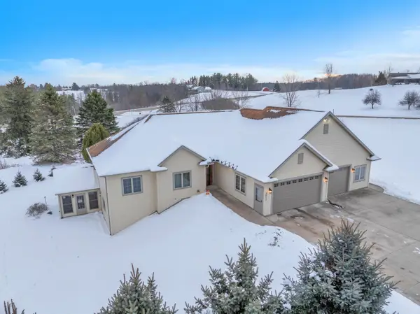 3011 Rolling Hills Dr, Newton, WI 54220