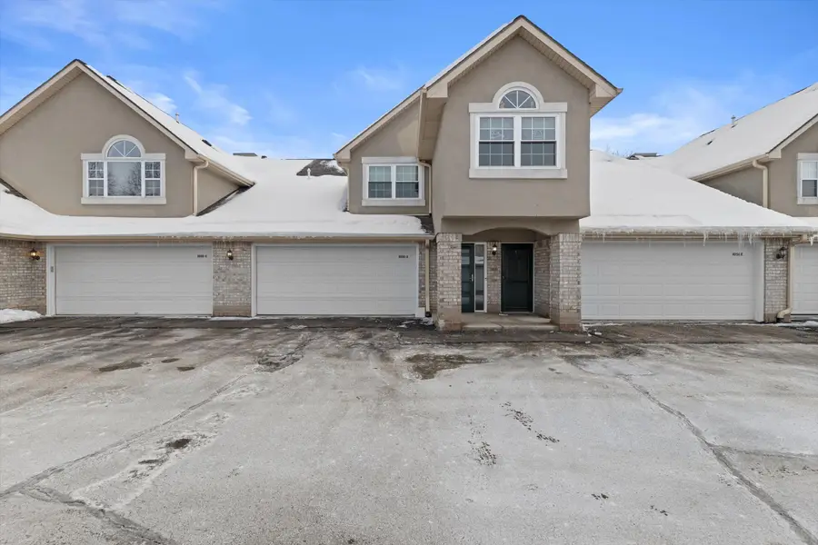 9056 W Elm Ct, Franklin, WI 53132 - Image #2