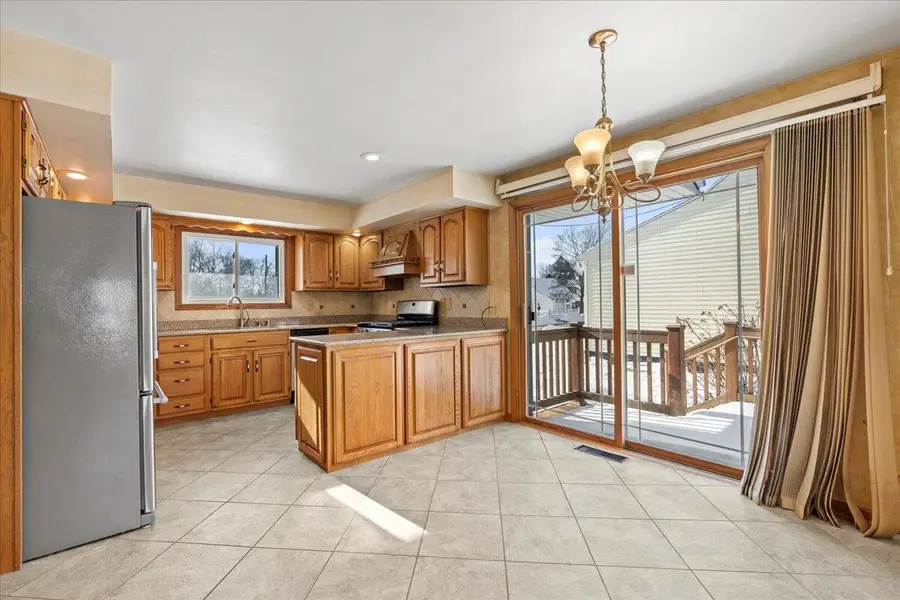 1622 Jackson St, Manitowoc, WI 54220 - Image #2