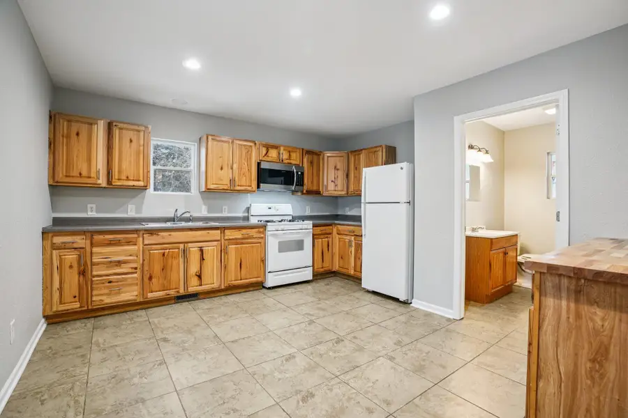 W1019 Narcissus Rd, Bloomfield, WI 53128 - Image #3