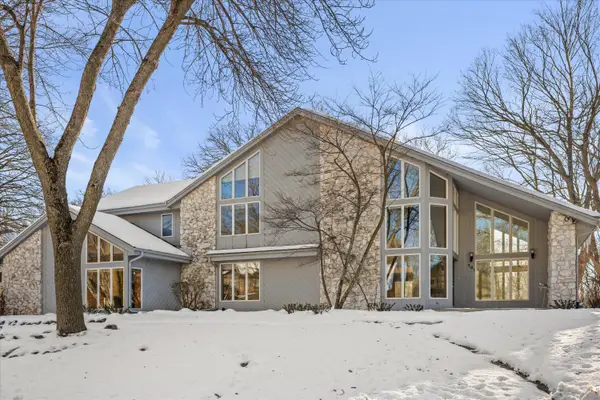301 W Ravine Baye Rd, Bayside, WI 53217