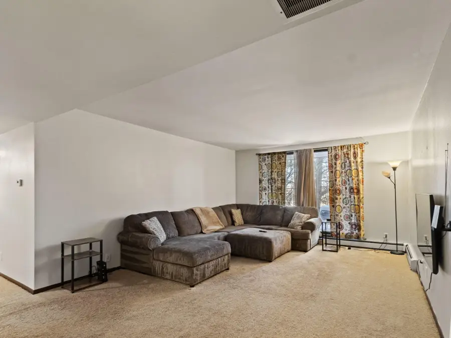 8619 N Servite Dr, Milwaukee, WI 53223 - Image #2