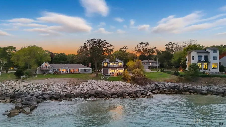 8609 Lakeshore Dr, Pleasant Prairie, WI 53158 - Image #2