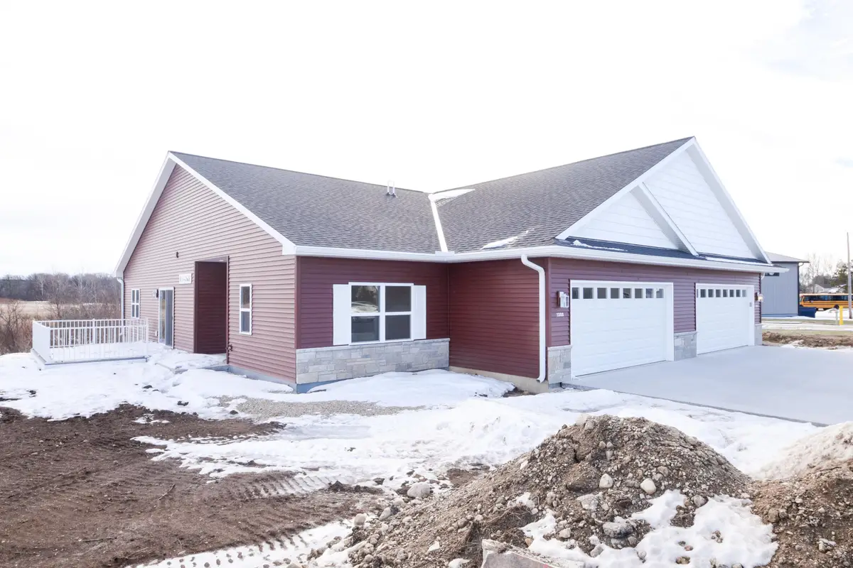1322 Kettle Dr, Kewaskum, WI 53040 - Image #1