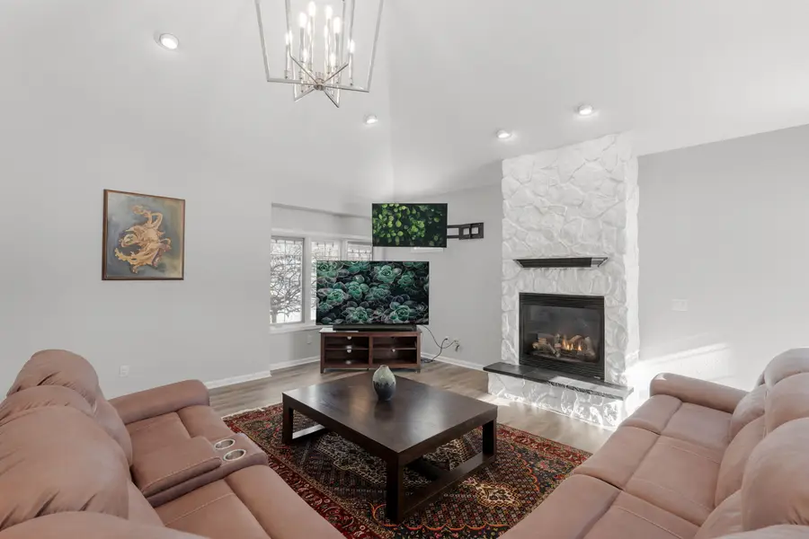 1910 Valley Ct, Grafton, WI 53024 - Image #3