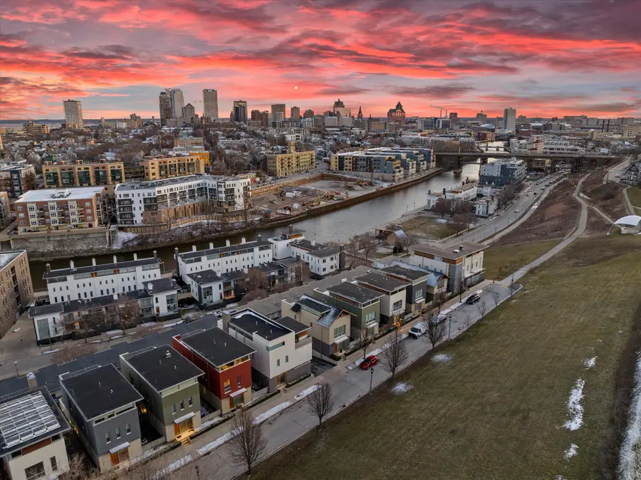 907 E Reservoir Ave, Milwaukee, WI 53212 - Image #2