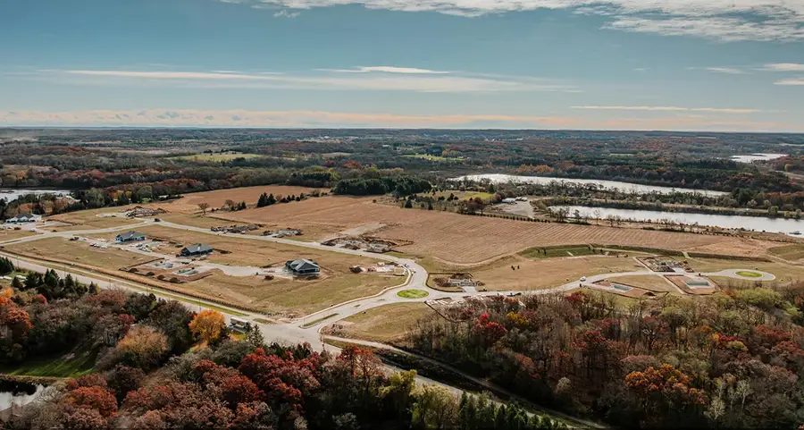 413 Ingleside Ct, Dousman, WI 53066 - #3