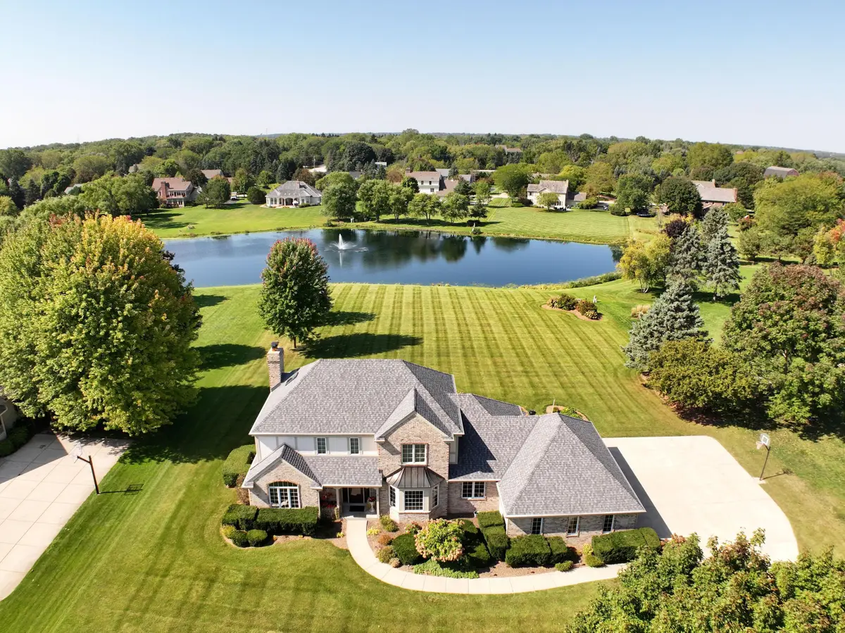11811 N Lantern Ln, Mequon, WI 53092 - Image #1