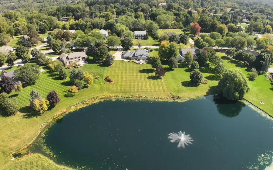 11811 N Lantern Ln, Mequon, WI 53092 - Image #2