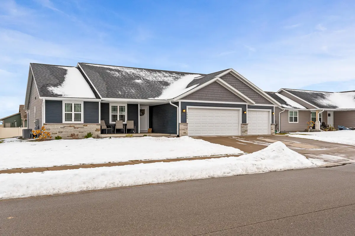 1954 Mcgilvray Way, Holmen, WI 54636 - Image #1