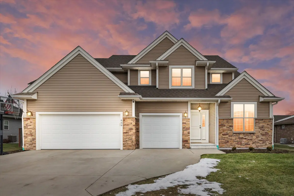 609 Calvin Ln, Mount Pleasant, WI 53406 - Image #1