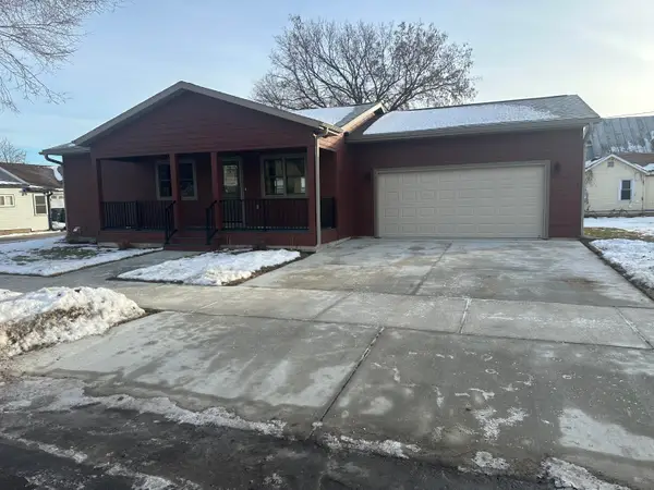 1223 9th St S, La Crosse, WI 54601