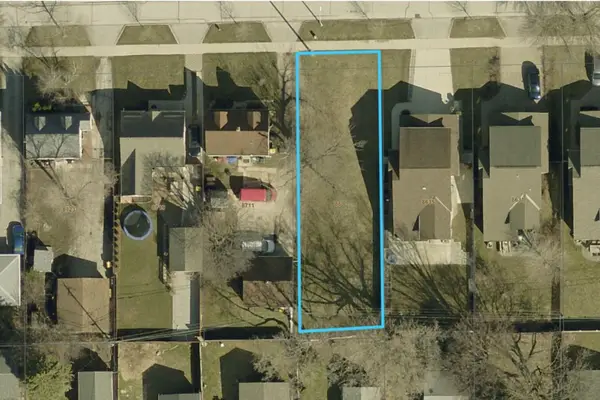 86 W Schlinger Ave, West Allis, WI 53214