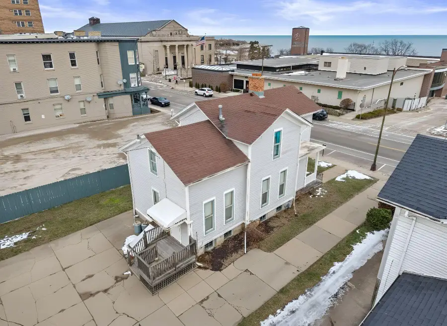 718 Lake Ave, Racine, WI 53403 - Image #2