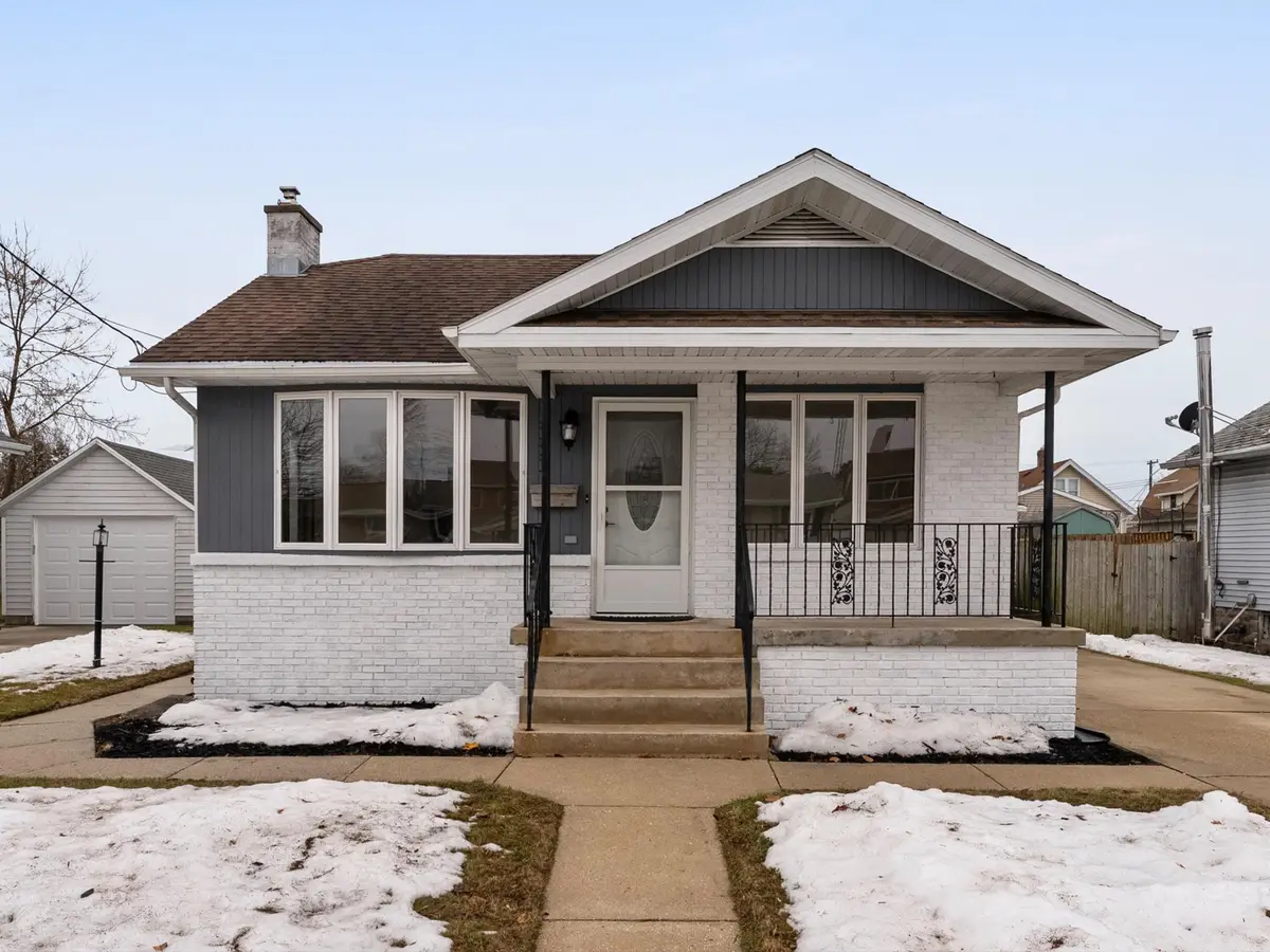 2323 9th Pl, Two Rivers, WI 54241 - Image #1