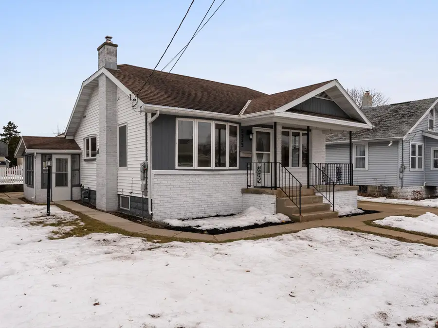 2323 9th Pl, Two Rivers, WI 54241 - Image #3