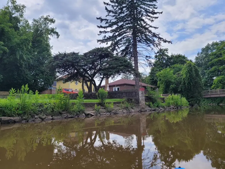 529 Park View Dr, Racine, WI 53404 - Image #3