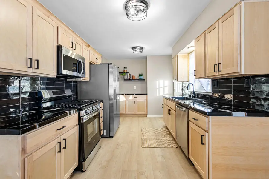 4068 N 72nd St, Milwaukee, WI 53216 - Image #2