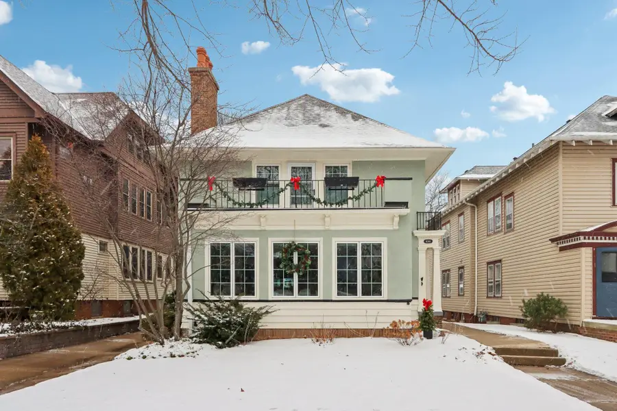 4042 N Downer Ave, Shorewood, WI 53211 - Image #2