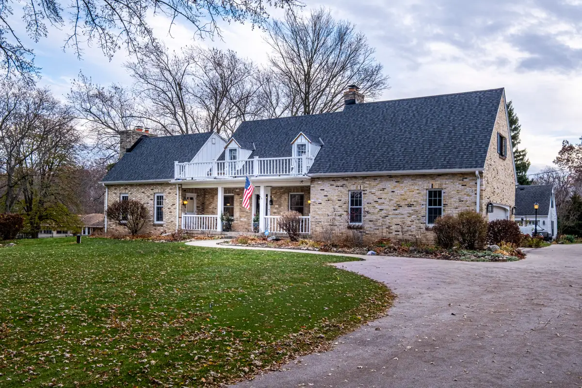 16355 Coronado Ct, Brookfield, WI 53005 - Image #1