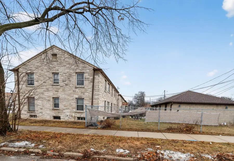3031 W Capitol Dr, Milwaukee, WI 53216 - Image #2