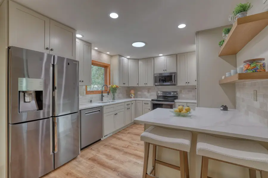 813 High St, Oconomowoc, WI 53066 - Image #2