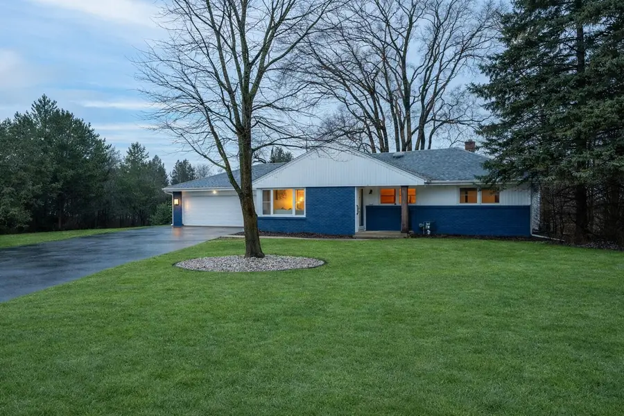 3885 N 144th St, Brookfield, WI 53005 - Image #2