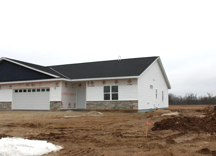 920 Drumlin Dr, Kewaskum, WI 53040 - Image #2