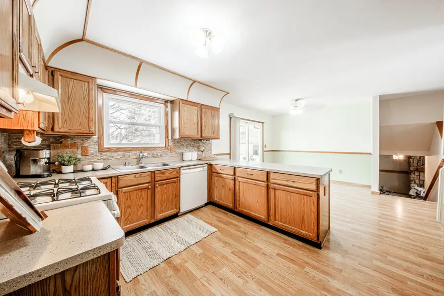 520 Greenmeadow Dr, Waukesha, WI 53188 - Image #3