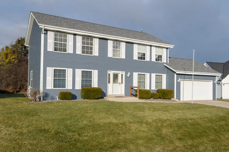 3212 Redbird Ln, Caledonia, WI 53402 - Image #2