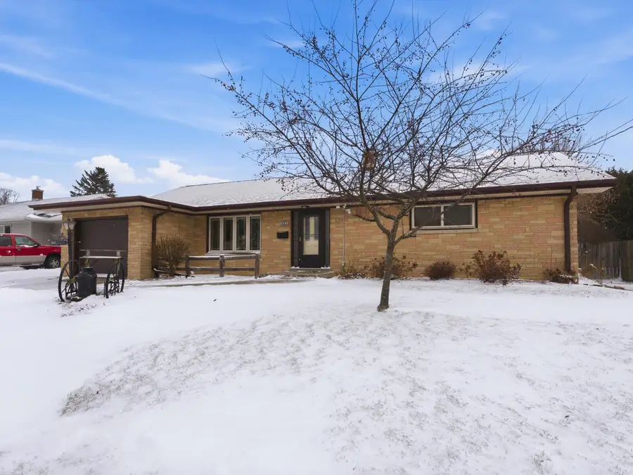 1223 S 25th St, Manitowoc, WI 54220 - Image #2