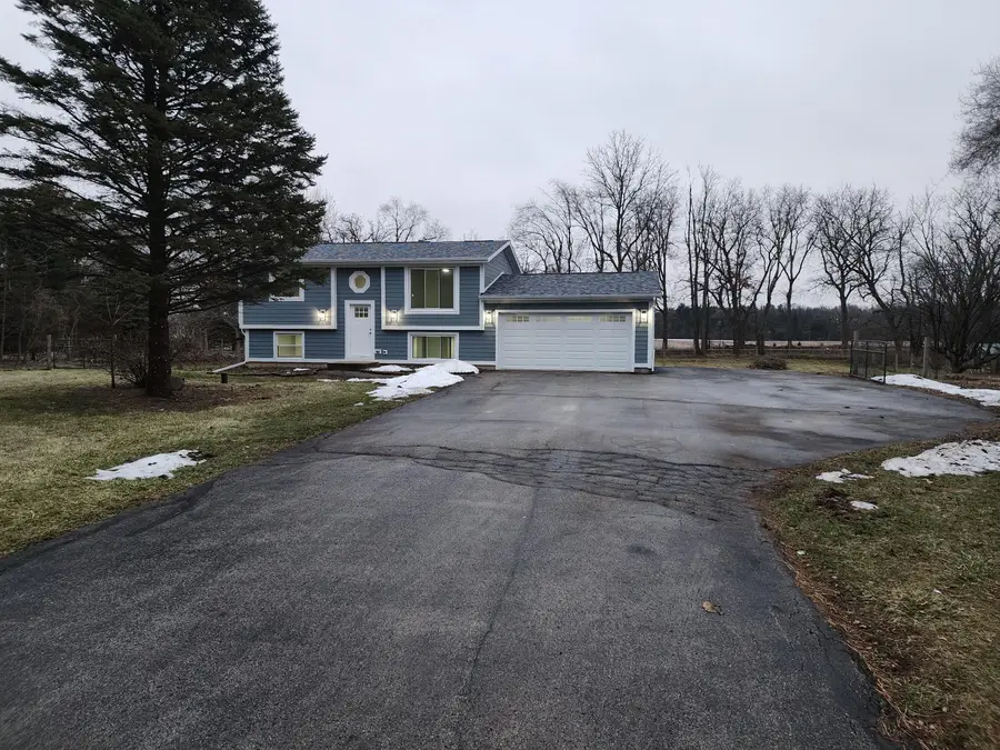 N9523 Sunset Dr, Troy, WI 53120 - Image #3