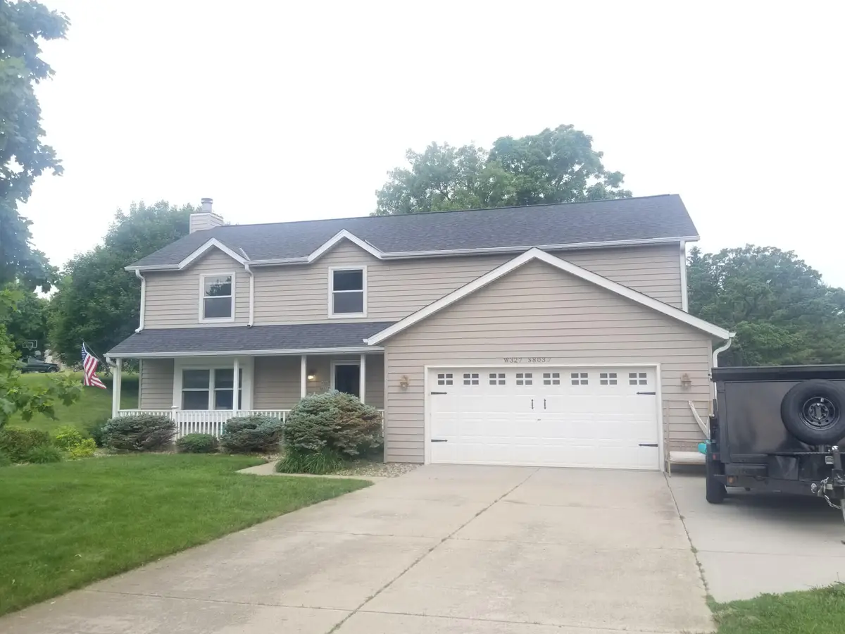 W327S8037 Memory Ln, Mukwonago, WI 53149 - Image #1