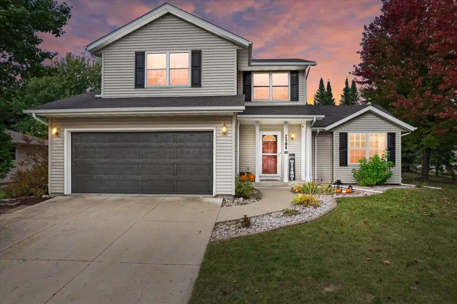 2606 Park Forest Dr, West Bend, WI 53090 - Image #2