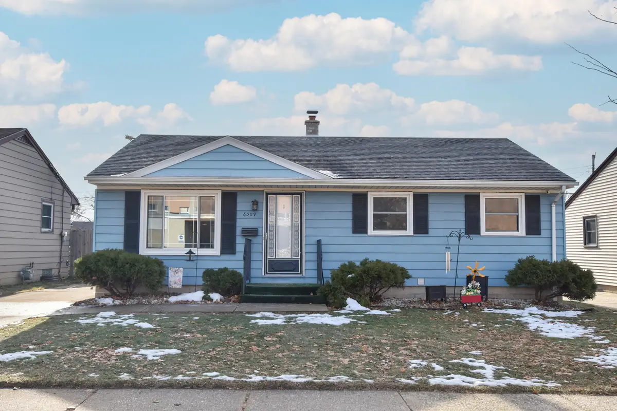 6509 W Warnimont Ave, Milwaukee, WI 53220 - Image #1