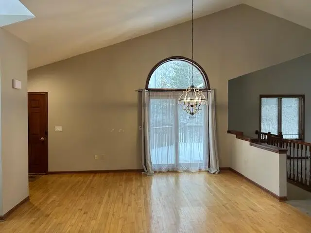 19155 Hiview Dr, Brookfield, WI 53045 - Image #3