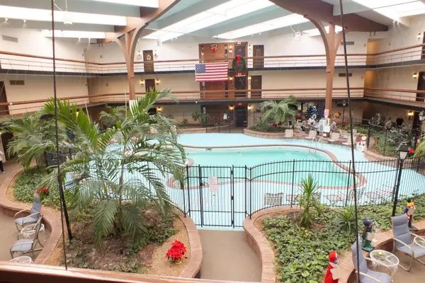 4215 N 100th St, Milwaukee, WI 53222