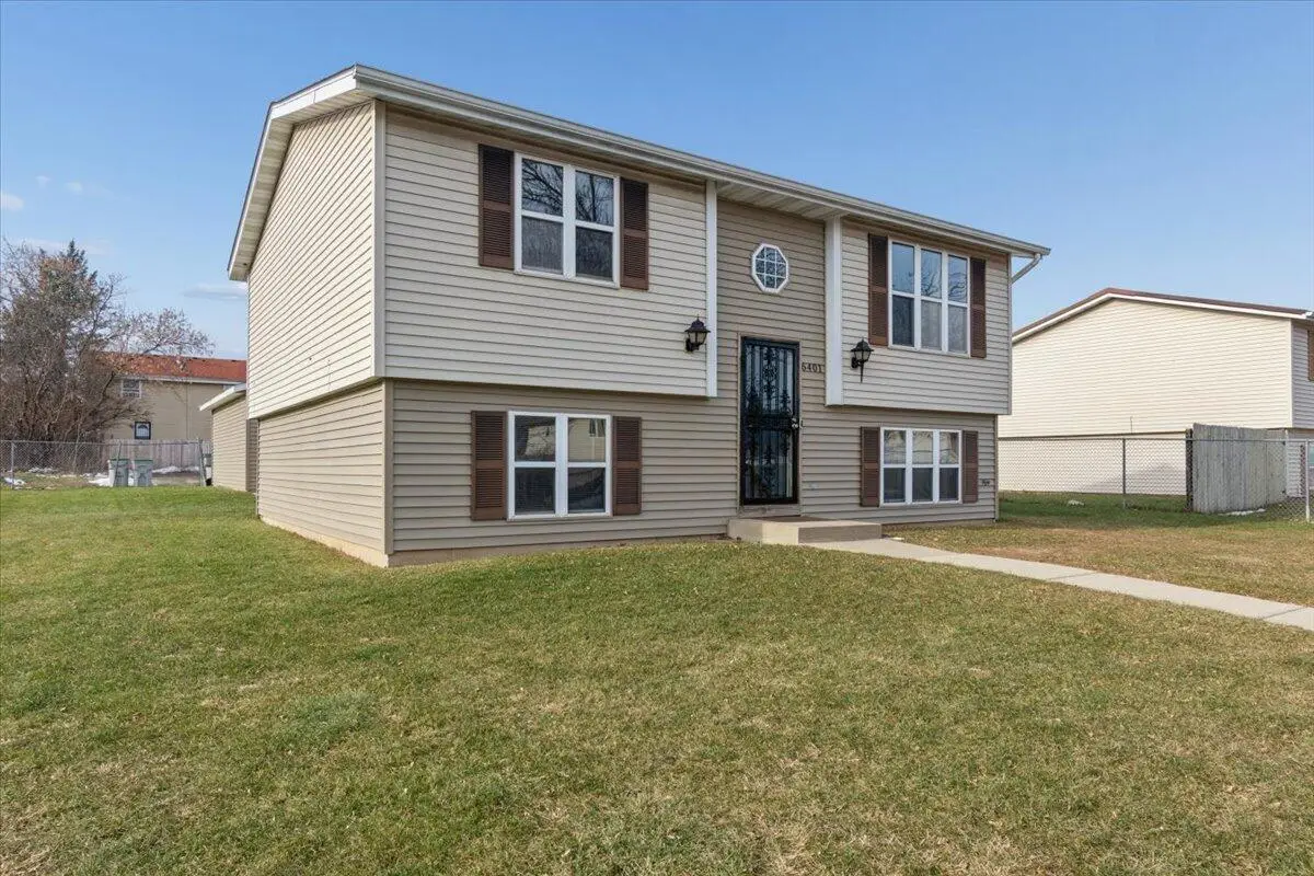 6401 N 106th St, Milwaukee, WI 53224 - Image #1
